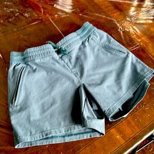 Kuhl Small shorts 4 pocket hiking /running